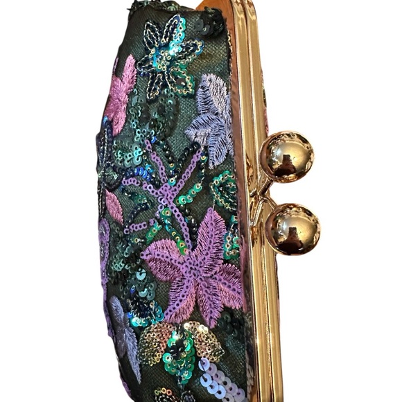 unbranded Handbags - New Elegant Floral Embroidered Clutch or Shoulder Bag Glamorous Sequined Dressy